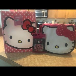 Super cute brand new Hello Kitty set.